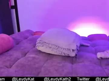 Try our girls live displays and explore the company of endless strippers, with beautiful physiques, vibrating toys and more.