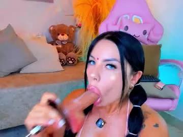 Try our girls live displays and explore the company of endless strippers, with beautiful physiques, vibrating toys and more.