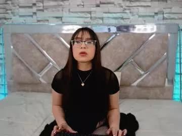 Try our girls live displays and explore the company of endless strippers, with beautiful physiques, vibrating toys and more.