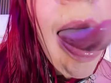Try our girls live displays and explore the company of endless strippers, with beautiful physiques, vibrating toys and more.