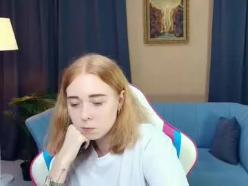 nelliemathers — GOAL: I'll do 15 push-ups<3 [16 tokens remaining] Very flexible girl ;) #ginger #teen #new #shy #redhead