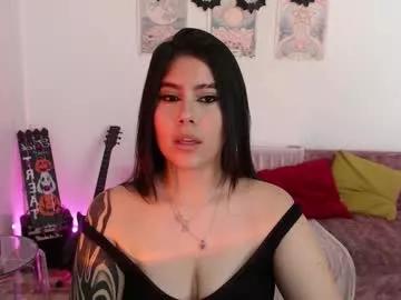 Try our girls live displays and explore the company of endless strippers, with beautiful physiques, vibrating toys and more.