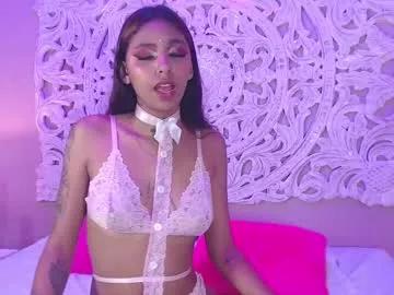 Try our girls live displays and explore the company of endless strippers, with beautiful physiques, vibrating toys and more.