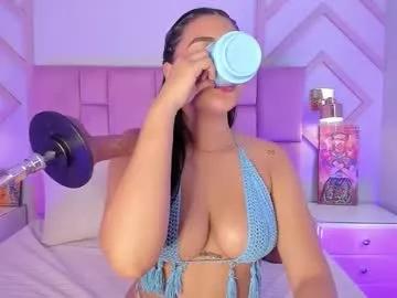 Try our girls live displays and explore the company of endless strippers, with beautiful physiques, vibrating toys and more.