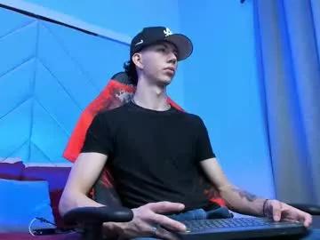 Try our girls live displays and explore the company of endless strippers, with beautiful physiques, vibrating toys and more.