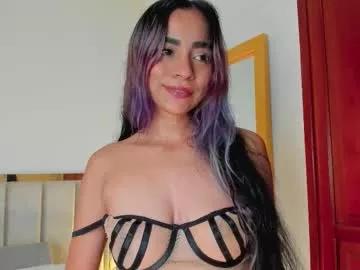 Try our girls live displays and explore the company of endless strippers, with beautiful physiques, vibrating toys and more.
