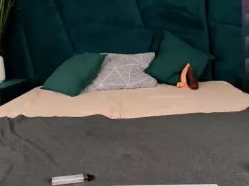 Try our girls live displays and explore the company of endless strippers, with beautiful physiques, vibrating toys and more.