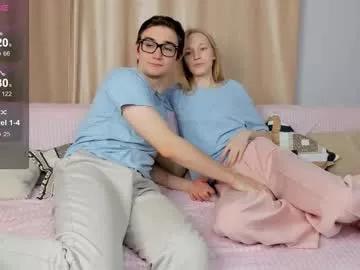 Try our girls live displays and explore the company of endless strippers, with beautiful physiques, vibrating toys and more.