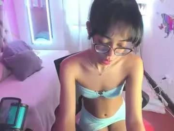 Try our girls live displays and explore the company of endless strippers, with beautiful physiques, vibrating toys and more.