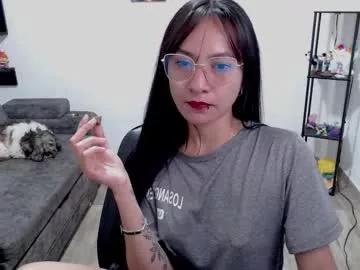 Try our girls live displays and explore the company of endless strippers, with beautiful physiques, vibrating toys and more.