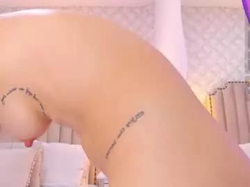 Try our girls live displays and explore the company of endless strippers, with beautiful physiques, vibrating toys and more.