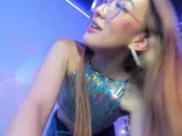 Try our girls live displays and explore the company of endless strippers, with beautiful physiques, vibrating toys and more.