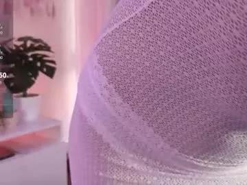 Try our girls live displays and explore the company of endless strippers, with beautiful physiques, vibrating toys and more.