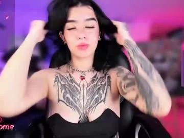 Try our girls live displays and explore the company of endless strippers, with beautiful physiques, vibrating toys and more.