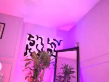 Try our girls live displays and explore the company of endless strippers, with beautiful physiques, vibrating toys and more.