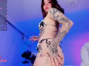 Try our girls live displays and explore the company of endless strippers, with beautiful physiques, vibrating toys and more.