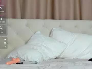 Try our girls live displays and explore the company of endless strippers, with beautiful physiques, vibrating toys and more.