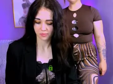 riley_sanders — GOAL: play tits [584 tokens remaining]  welcum to my room  #brunette #shy #lovense #pvt #18