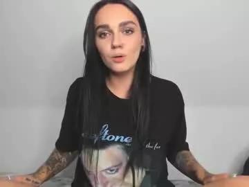 Try our girls live displays and explore the company of endless strippers, with beautiful physiques, vibrating toys and more.