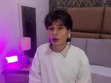 ronaldthompson_ — GOAL: slow, sensual and close-up  [250 tokens remaining] Welcome to my room! #feet #gay #legs #teen #boy #twink