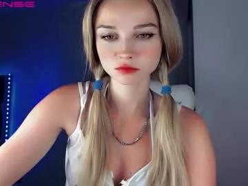 Try our girls live displays and explore the company of endless strippers, with beautiful physiques, vibrating toys and more.