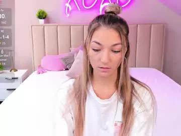 Try our girls live displays and explore the company of endless strippers, with beautiful physiques, vibrating toys and more.