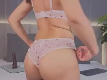 Try our girls live displays and explore the company of endless strippers, with beautiful physiques, vibrating toys and more.