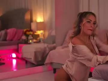 Try our girls live displays and explore the company of endless strippers, with beautiful physiques, vibrating toys and more.