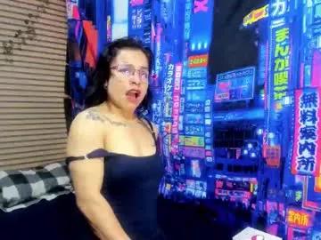 Try our girls live displays and explore the company of endless strippers, with beautiful physiques, vibrating toys and more.