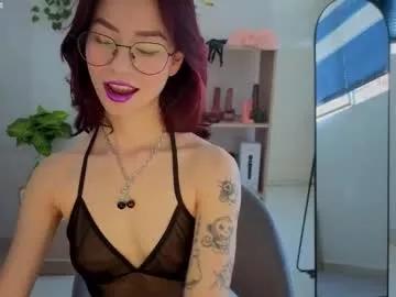 Try our girls live displays and explore the company of endless strippers, with beautiful physiques, vibrating toys and more.