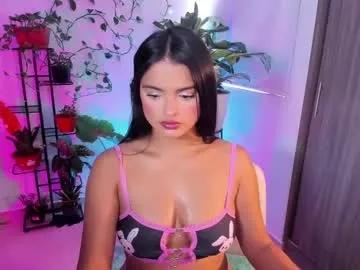 Try our girls live displays and explore the company of endless strippers, with beautiful physiques, vibrating toys and more.