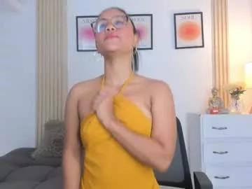 Try our girls live displays and explore the company of endless strippers, with beautiful physiques, vibrating toys and more.