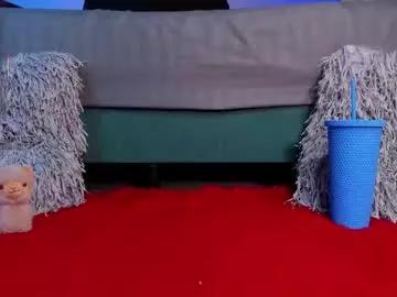 Try our girls live displays and explore the company of endless strippers, with beautiful physiques, vibrating toys and more.