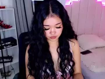 Try our girls live displays and explore the company of endless strippers, with beautiful physiques, vibrating toys and more.