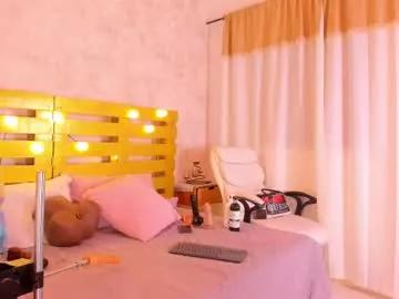 Try our girls live displays and explore the company of endless strippers, with beautiful physiques, vibrating toys and more.