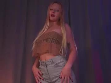 Try our girls live displays and explore the company of endless strippers, with beautiful physiques, vibrating toys and more.