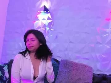 Try our girls live displays and explore the company of endless strippers, with beautiful physiques, vibrating toys and more.