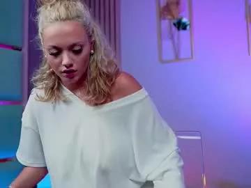 Try our girls live displays and explore the company of endless strippers, with beautiful physiques, vibrating toys and more.