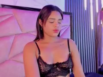 Try our girls live displays and explore the company of endless strippers, with beautiful physiques, vibrating toys and more.