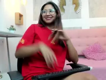 samantha_fox8 — GOAL: Naked [100 tokens remaining] Today my body dances for your desires, will you stay and watch? #blowjob #brunette #natural #ass #new