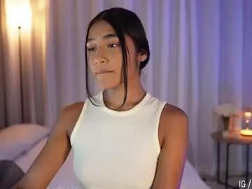 Try our girls live displays and explore the company of endless strippers, with beautiful physiques, vibrating toys and more.