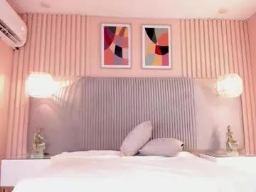 Try our girls live displays and explore the company of endless strippers, with beautiful physiques, vibrating toys and more.