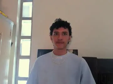 Avatar of santi_twink19