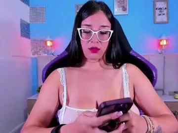 Try our girls live displays and explore the company of endless strippers, with beautiful physiques, vibrating toys and more.