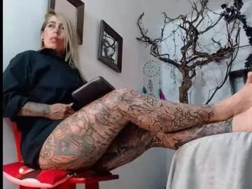 Try our girls live displays and explore the company of endless strippers, with beautiful physiques, vibrating toys and more.