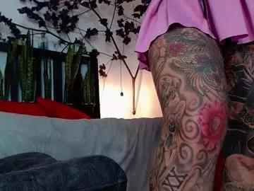 Try our girls live displays and explore the company of endless strippers, with beautiful physiques, vibrating toys and more.