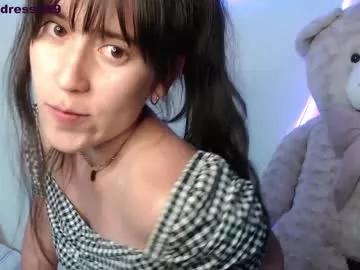 Try our girls live displays and explore the company of endless strippers, with beautiful physiques, vibrating toys and more.