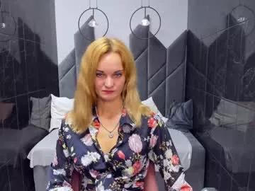 Try our girls live displays and explore the company of endless strippers, with beautiful physiques, vibrating toys and more.