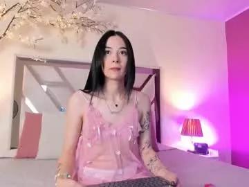 Try our girls live displays and explore the company of endless strippers, with beautiful physiques, vibrating toys and more.