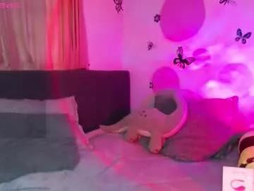 Try our girls live displays and explore the company of endless strippers, with beautiful physiques, vibrating toys and more.